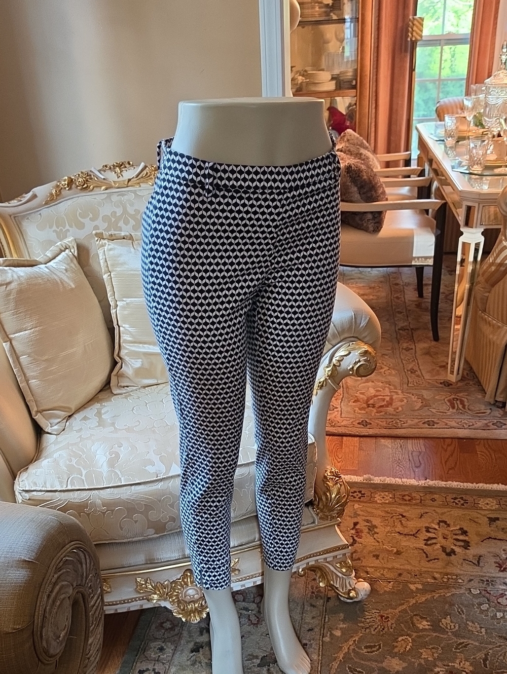 Women's Black & White Patterned Slim Ankle Pants